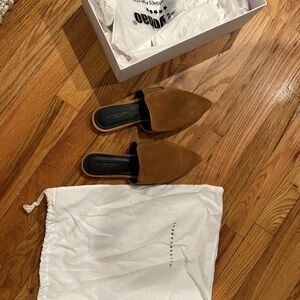 Oliver Cabell Dream Mule in Caramel / Suede